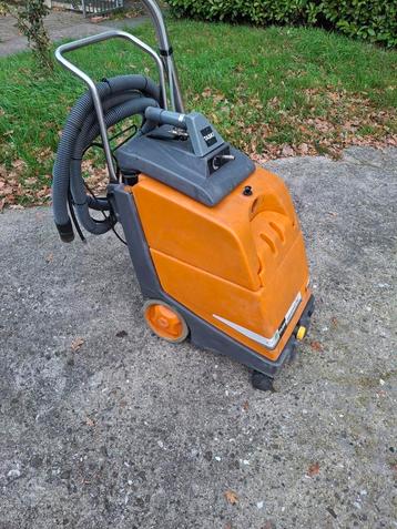 Aquamat 20 sproei extractie machine tapijt bekleding  beschikbaar voor biedingen