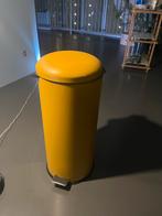 Okergele pedaalemmer / prullenbak, Ophalen, Gebruikt, Met pedaal, 50 tot 75 cm