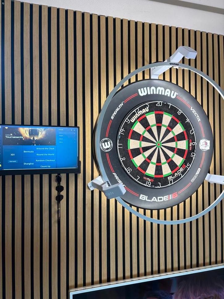 “SINTERKLAAS ACTIE” : Autodarts + Winmau Plasma LED Ring, Sport en Fitness, Darts, Zo goed als nieuw, Dartbord, Elektronisch, Ophalen of Verzenden