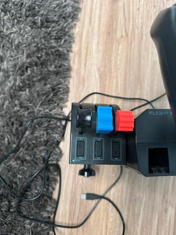 Logitech flight yoke beschikbaar voor biedingen