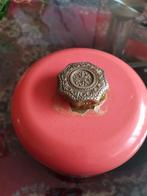 Vintage poederdoos/container: Avon "Onvergetelijk, Sieraden, Tassen en Uiterlijk, Uiterlijk | Cosmetica en Make-up, Ophalen of Verzenden