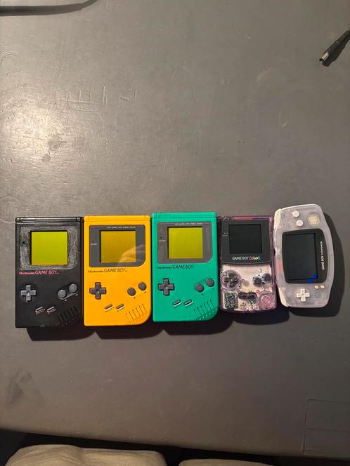 Meerdere Nintendo Gameboys, Spelcomputers en Games, Spelcomputers | Nintendo Game Boy, Zo goed als nieuw, Game Boy Advance, Ophalen of Verzenden