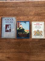 Oude school atlas 3 stuks antiek, Antiek en Kunst, Ophalen of Verzenden, Overige thema's