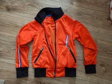 oranje vest / jasje met nummer 10 op achterkant maat 116 beschikbaar voor biedingen