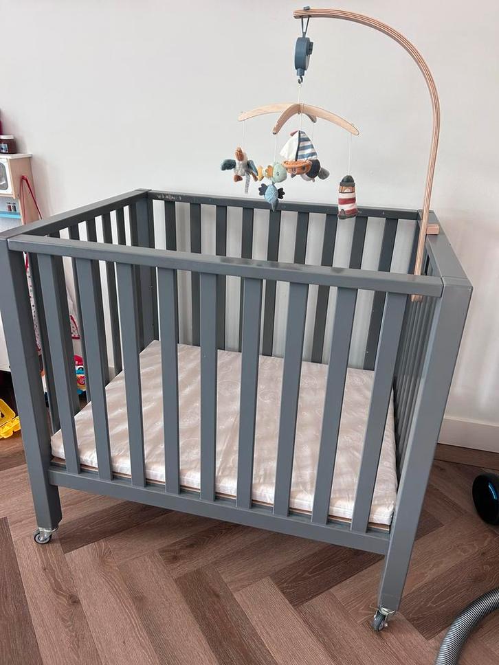 TWF Timo Box Grijs met Matras, Kinderen en Baby's, Babywiegjes en Ledikanten, Gebruikt, Overige typen, Ophalen