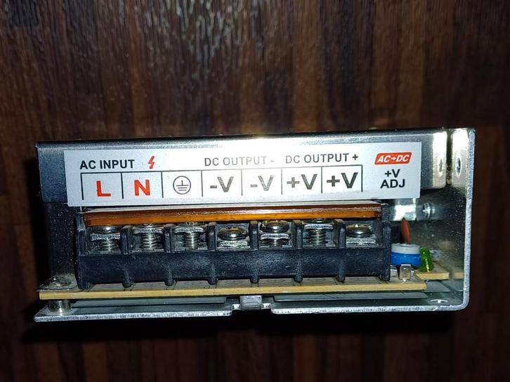 Transformator 220 V 5 V DC 60 W 12 A Interieur, Doe-het-zelf en Verbouw, Elektra en Kabels, Zo goed als nieuw, Overige typen, Ophalen of Verzenden