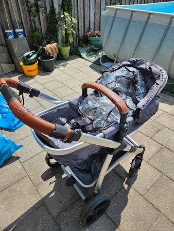 Kinderwagen van born lucky beschikbaar voor biedingen