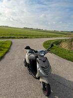Piaggio zip 4 takt iget, Fietsen en Brommers, Scooters | Piaggio, Ophalen, Zo goed als nieuw, Benzine, Zip