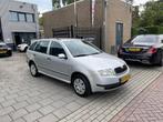 Skoda Fabia Combi 1.4-16V Choice Trekhaak Airco PDC NAP APK, Voorwielaandrijving, Gebruikt, 4 cilinders, 1070 kg