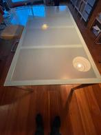 Ikea tafe met glazen blad, Huis en Inrichting, Tafels | Salontafels, Ophalen, 50 tot 75 cm, 50 tot 100 cm, Glas