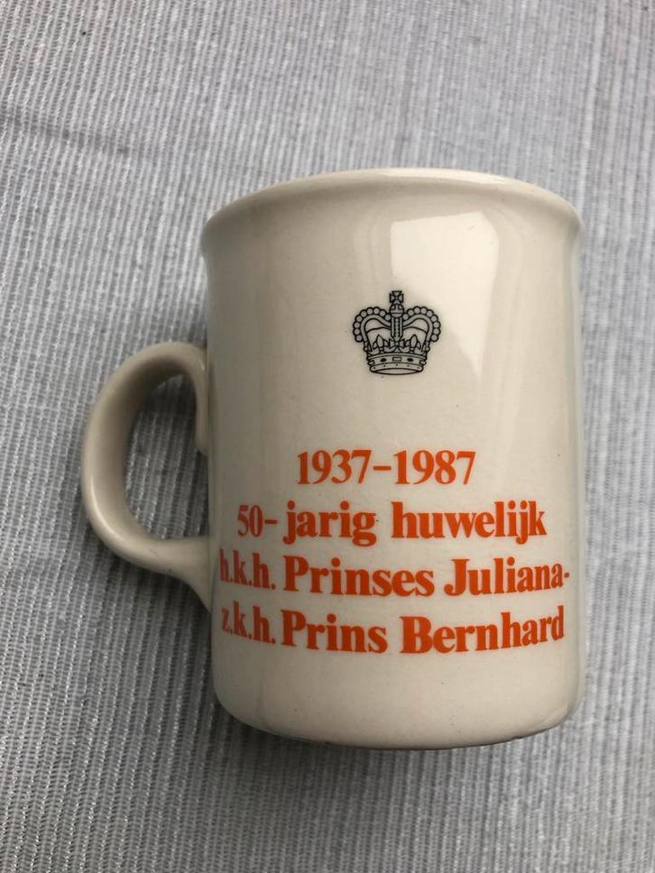 Jubileummok Prins Bernard & Juliana, Verzamelen, Koninklijk Huis en Royalty, Gebruikt, Servies, Nederland, Ophalen of Verzenden