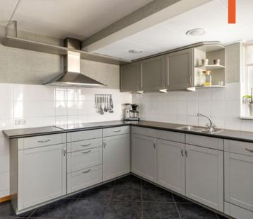 Nette keuken incl apparatuur. beschikbaar voor biedingen