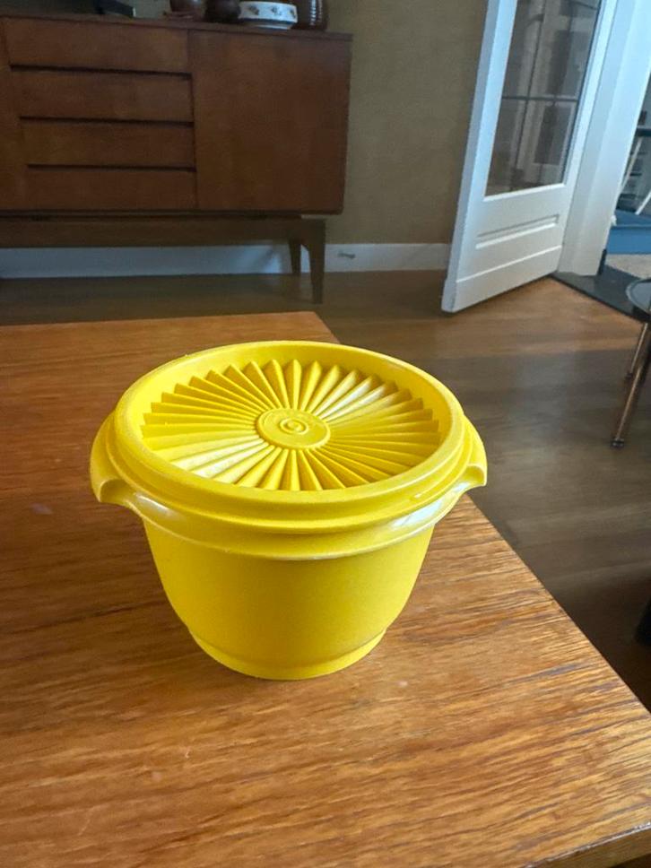 Tupperware Servalier Kom Sterdeksel Geel, Huis en Inrichting, Keuken | Tupperware, Gebruikt, Bak of Kom, Geel, Ophalen of Verzenden