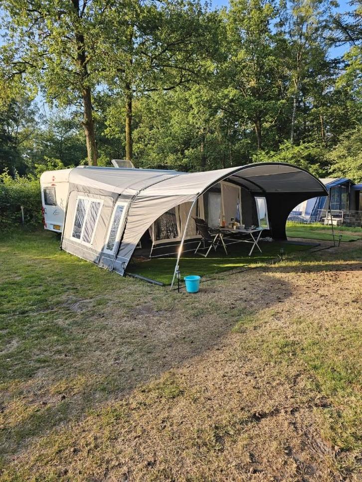 Burstner Averso 465, mover, 1060 kilo leeg, Caravans en Kamperen, Caravans, Particulier, tot en met 4, 1000 - 1250 kg, Rondzit