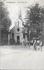 Soesterberg, Hervormde Kerk met 2 mannen bij hun fiets. 1910, Ophalen of Verzenden, Voor 1920, Ongelopen, Utrecht