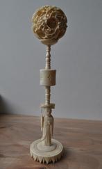 Beeldje Figuur Puzzel Bal met Draken 1920-1930 26 cm, Antiek en Kunst, Ophalen