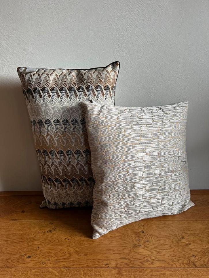 Set van 2 luxe sierkussens – Pinelake Lodge, Huis en Inrichting, Woonaccessoires | Kussens, Zo goed als nieuw, Vierkant, Ophalen