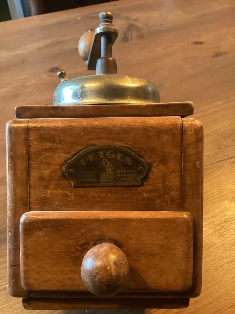 Vintage Koffiemolen Petges Depose, Antiek en Kunst, Antiek | Keukenbenodigdheden, Ophalen