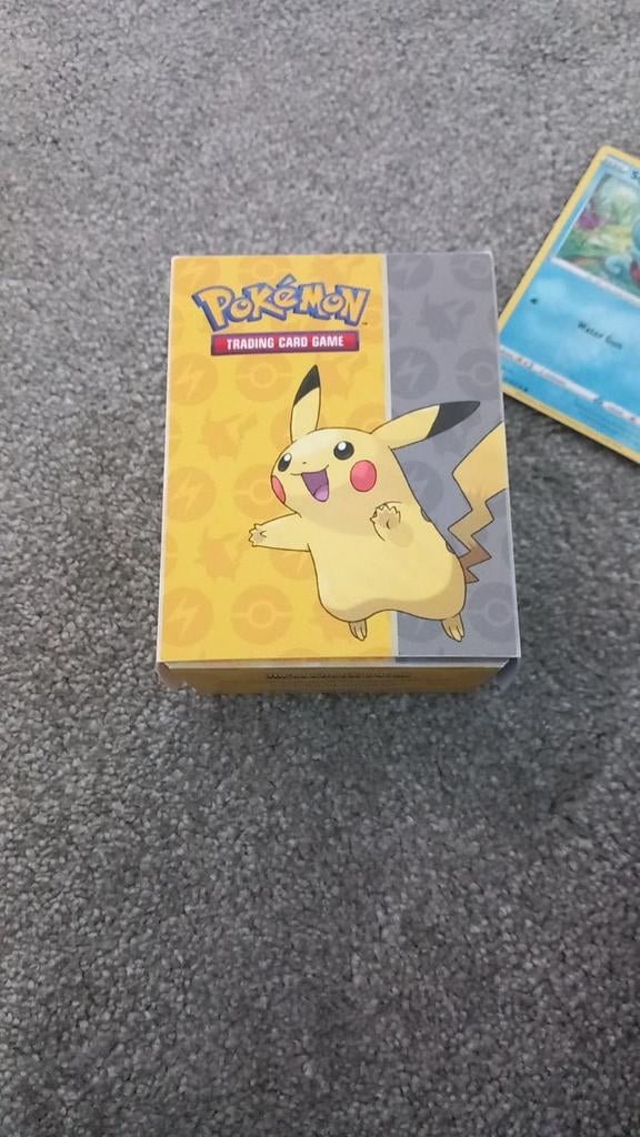 Pokémon Kaartenhouder met 47 Mystery Kaarten nomaal, Ophalen, Gebruikt, Meerdere kaarten