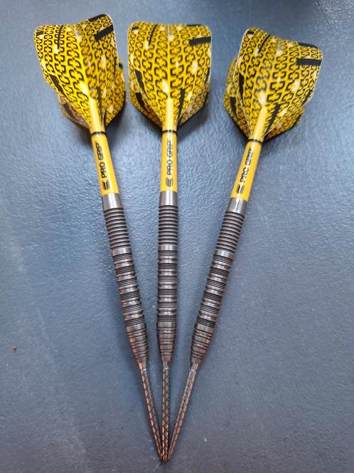 Target Bolide 01 darts 23 gram, Sport en Fitness, Darts, Zo goed als nieuw, Pijlen, Ophalen of Verzenden