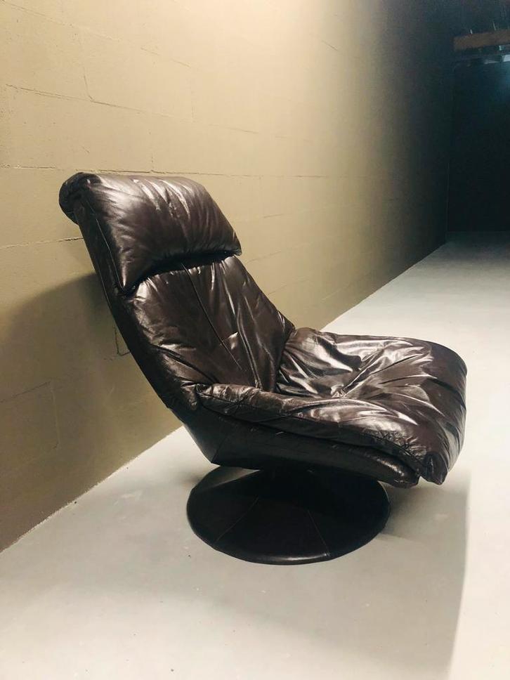 Vintage Bruine leren Draaifauteuil / fauteuil / stoel, Huis en Inrichting, Fauteuils, Gebruikt, Leer, 75 tot 100 cm, Ophalen