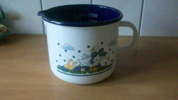 Brocante maatbeker 1,5 ltr. met ganzen afbeelding beschikbaar voor biedingen