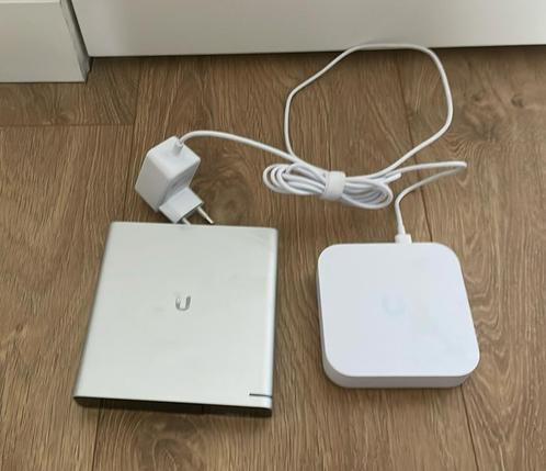 Unifi UXG Lite & Cloud Key Gen 2 +, Computers en Software, Netwerk switches, Zo goed als nieuw, Ophalen of Verzenden