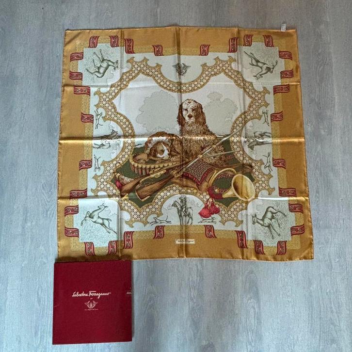 Salvatore Ferragamo Zijden Sjaal - Jacht & Paardentuigage, Kleding | Dames, Mutsen, Sjaals en Handschoenen, Zo goed als nieuw