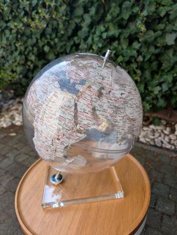 Wereldbol Emform Seleco beschikbaar voor biedingen