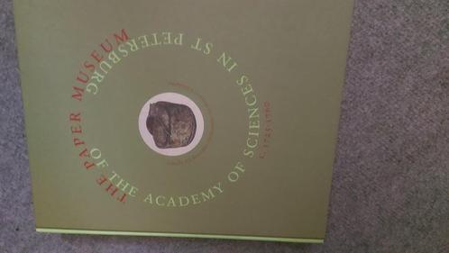 Paper museum-St.Petersburg + DVD- - Papier maken, Boeken, Catalogussen en Folders, Zo goed als nieuw, Catalogus, Ophalen of Verzenden