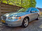 Volvo V70 2.4 140PK 2007 youngtimer xenon leer trekhaak, Voorwielaandrijving, Cruise Control, 1800 kg, Zwart