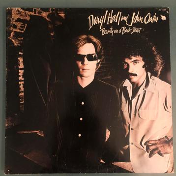 Daryl Hall And John Oates - Beauty On A Back Street, LP beschikbaar voor biedingen
