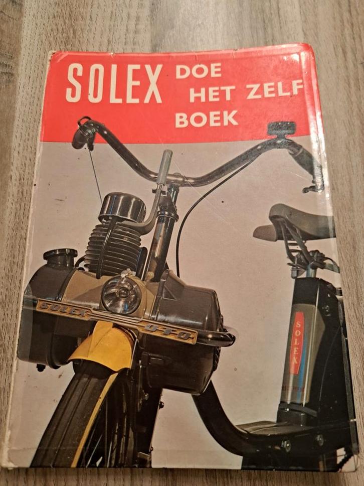 " SOLEX " bromfiets Doe het zelf boek ., Fietsen en Brommers, Handleidingen en Instructieboekjes, Gebruikt, Ophalen of Verzenden