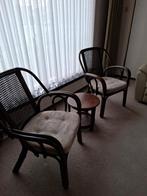 Rotan set 2 stoelen met kussens en een bijpassend tafeltje, Huis en Inrichting, Stoelen, Ophalen, Twee, Bruin, Zo goed als nieuw