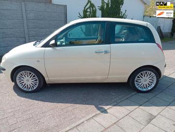 Lancia Ypsilon 1.4-16V Platino APK MEI 2026 voor maar 890 eu beschikbaar voor biedingen