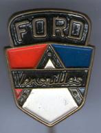 FORD Versailles zilverkleurig auto speldje ( B_074 ), Ophalen of Verzenden, Zo goed als nieuw, Transport, Speldje of Pin