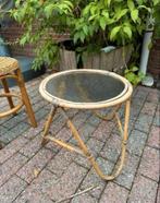 Rotan bijzettafel met glazen plaat - rond model - vintage, Ophalen of Verzenden