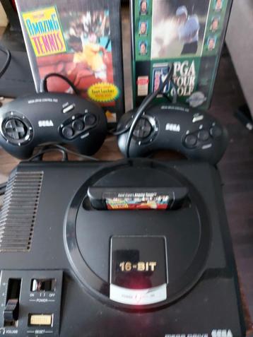 Sega Mega Drive met 2 games en 2 controllers beschikbaar voor biedingen