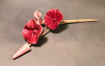 Keramieken bloemen op houten steeltje, handgemaakt beschikbaar voor biedingen