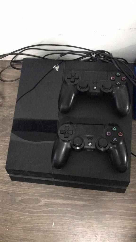 PS4 2 controlers 17 games, Spelcomputers en Games, Spelcomputers | Sony PlayStation 4, Zo goed als nieuw, Original, 500 GB, Met 2 controllers