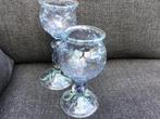 Gesigneerd glas met vlinder en bloemmotief, Antiek en Kunst, Antiek | Glas en Kristal, Ophalen of Verzenden