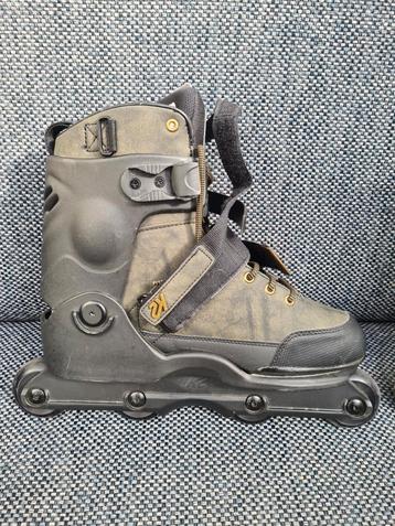Bijna nieuwe UNNATURAL K2 inline skates skeelers maat 43,5 beschikbaar voor biedingen