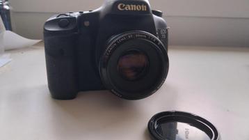 Canon spiegelreflex EOS 7D body incl. 55 mm lens.