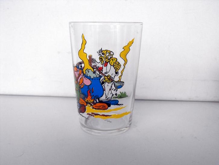 Asterix en Obelix Glas hoofdman en panoramix, Verzamelen, Stripfiguren, Zo goed als nieuw, Gebruiksvoorwerp, Asterix en Obelix