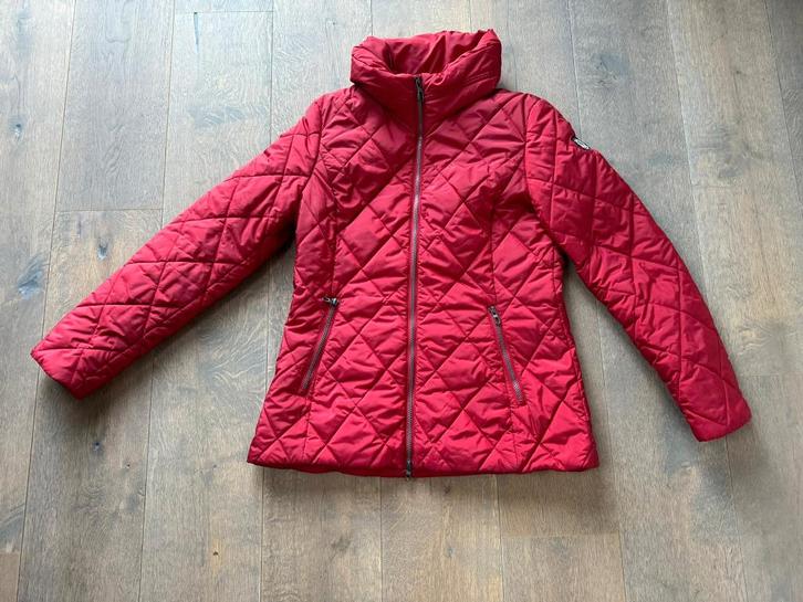 267 Dames winterjas maat 38, Kleding | Dames, Jassen | Winter, Zo goed als nieuw, Maat 38/40 (M), Rood, Ophalen of Verzenden