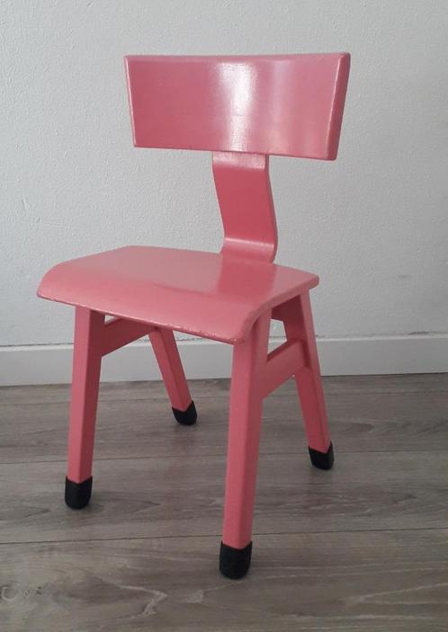 Vintage roze houten schoolstoeltje van Rolf Groep nr 57, Kinderen en Baby's, Kinderkamer | Tafels en Stoelen, Zo goed als nieuw
