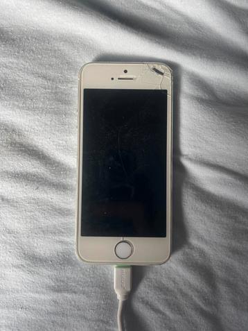 iPhone 5 - Ontgrendeld - Barst in scherm beschikbaar voor biedingen