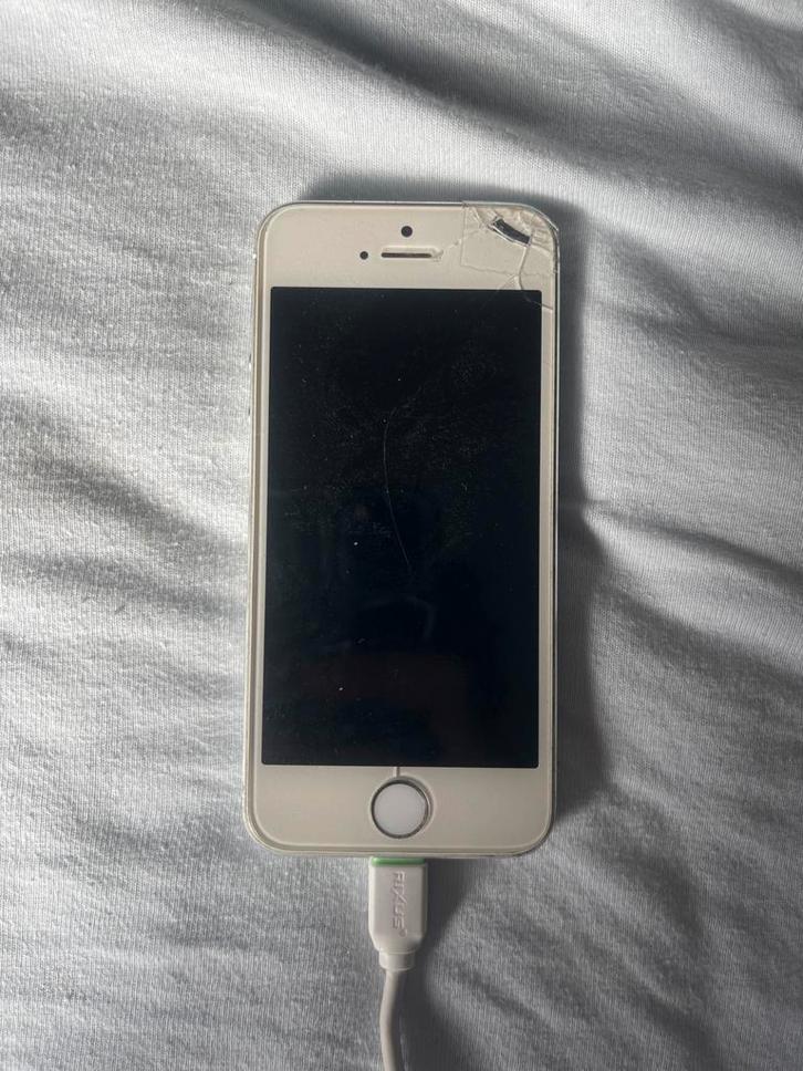 iPhone 5 - Ontgrendeld - Barst in scherm, Telecommunicatie, Mobiele telefoons | Apple iPhone, Gebruikt, 64 GB, Zonder abonnement