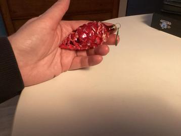 Vintage kerstbal rode denneappel beschikbaar voor biedingen