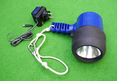 Duiklamp UK400 met lader maar accu defect., Watersport en Boten, Duiken, Gebruikt, Duiklamp, Ophalen of Verzenden